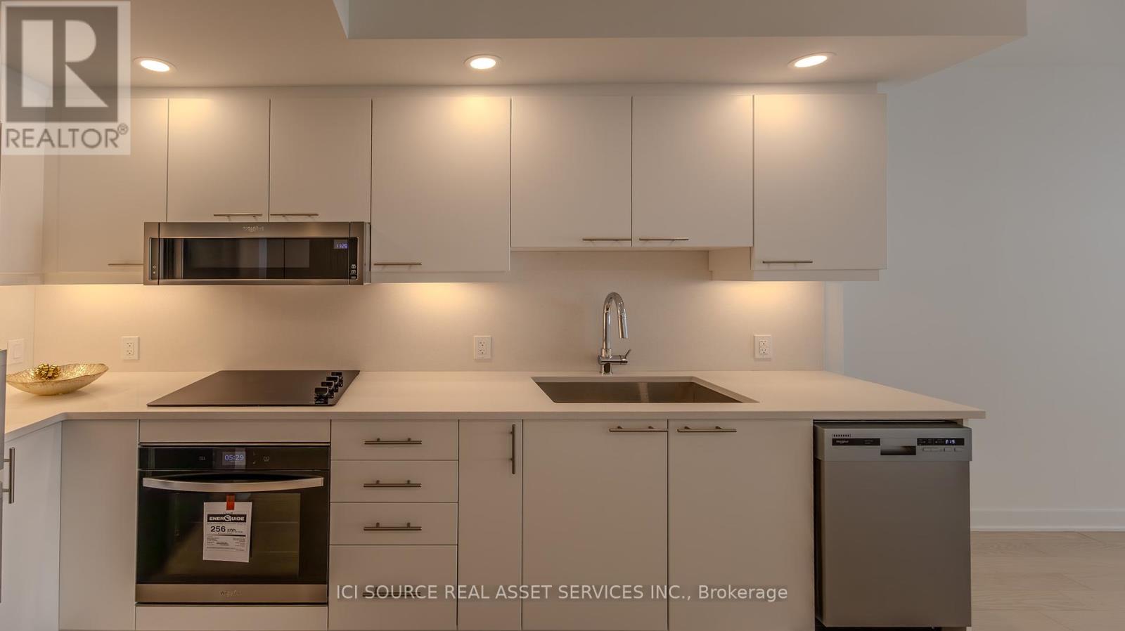 1110 - 340 Queen Street