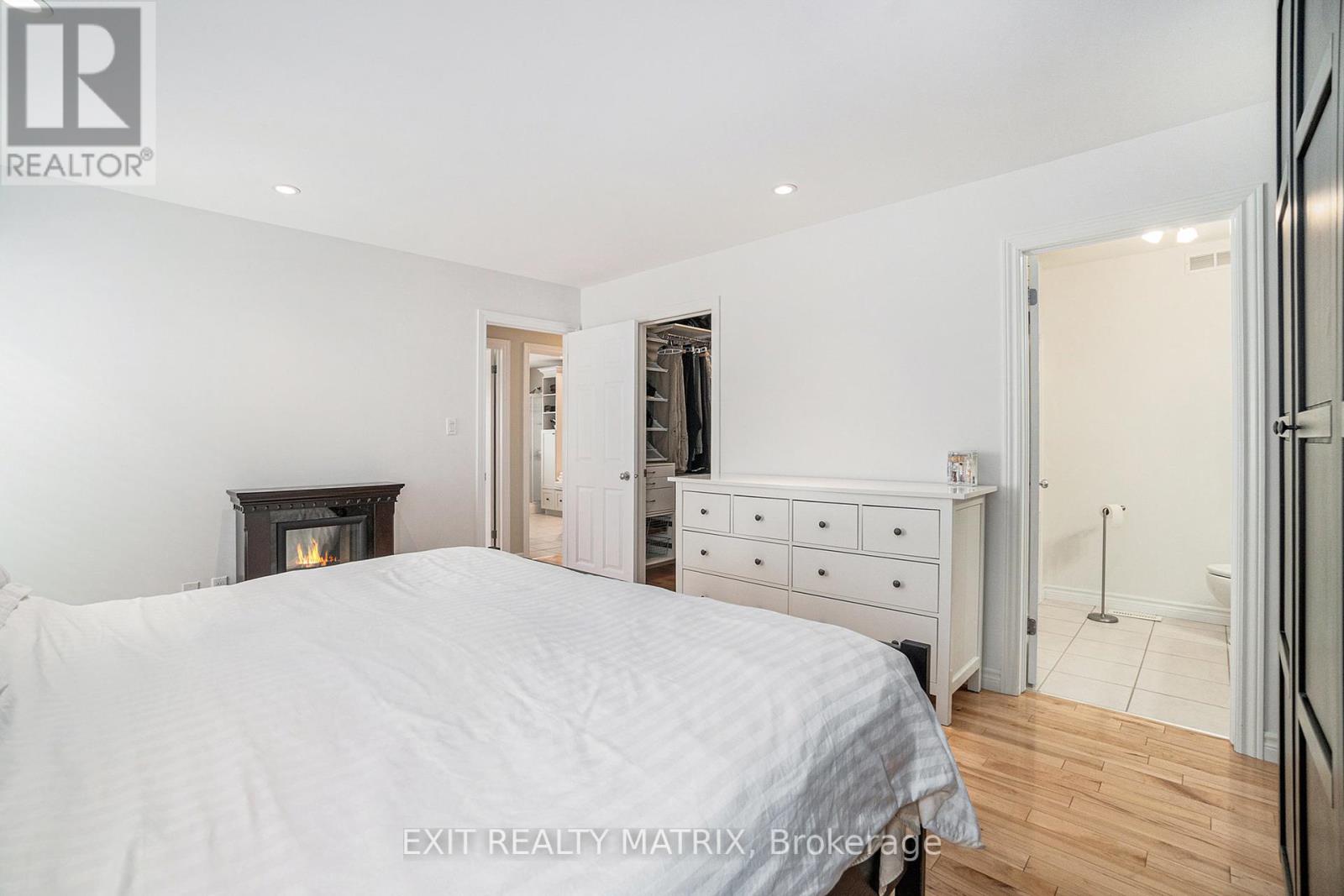 209 Jasper Crescent