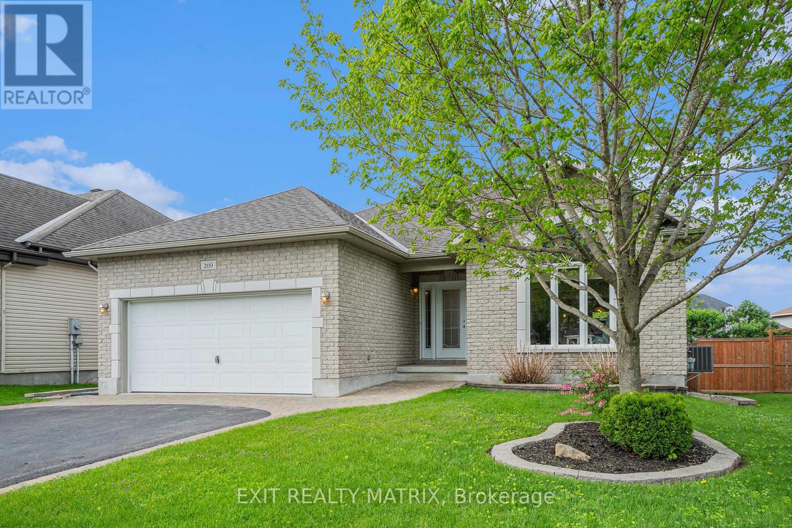 209 Jasper Crescent