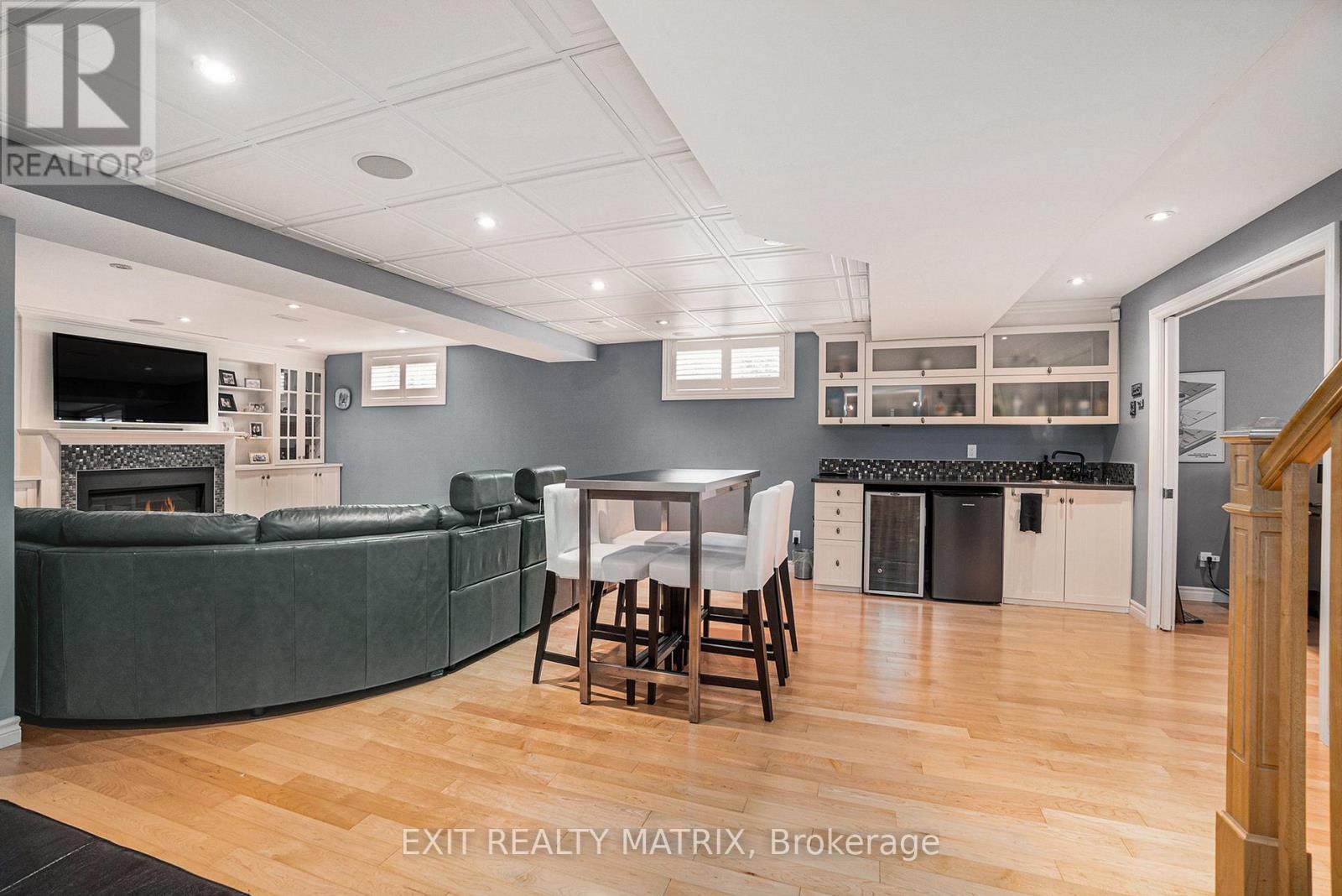 209 Jasper Crescent