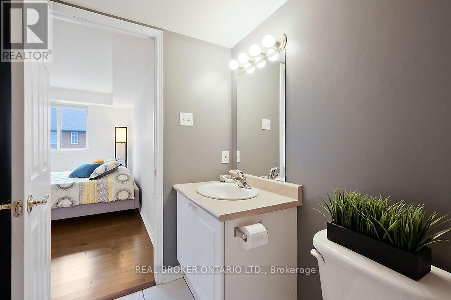 306 - 429 Somerset Street W