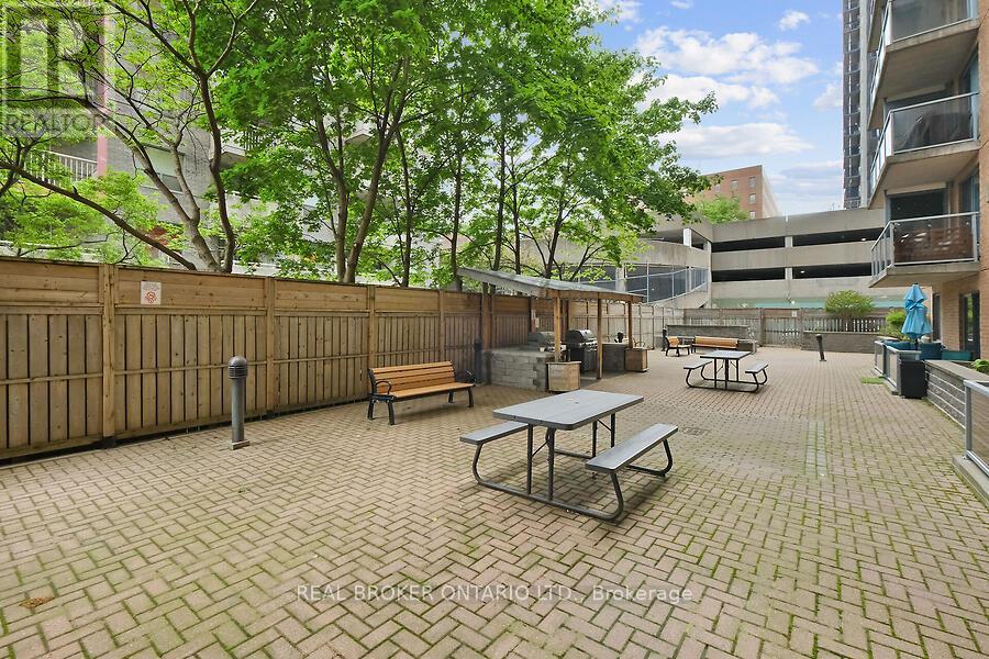 306 - 429 Somerset Street W