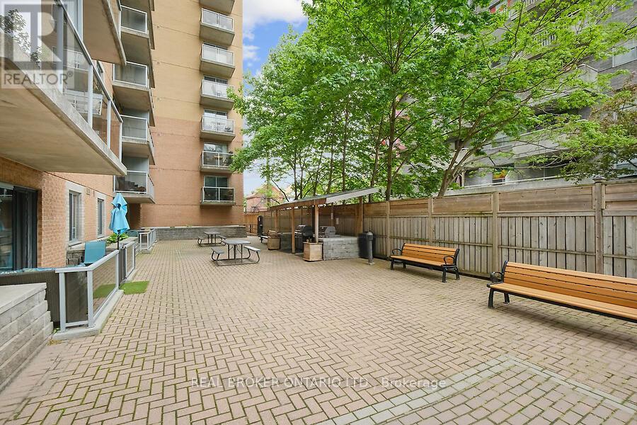 306 - 429 Somerset Street W