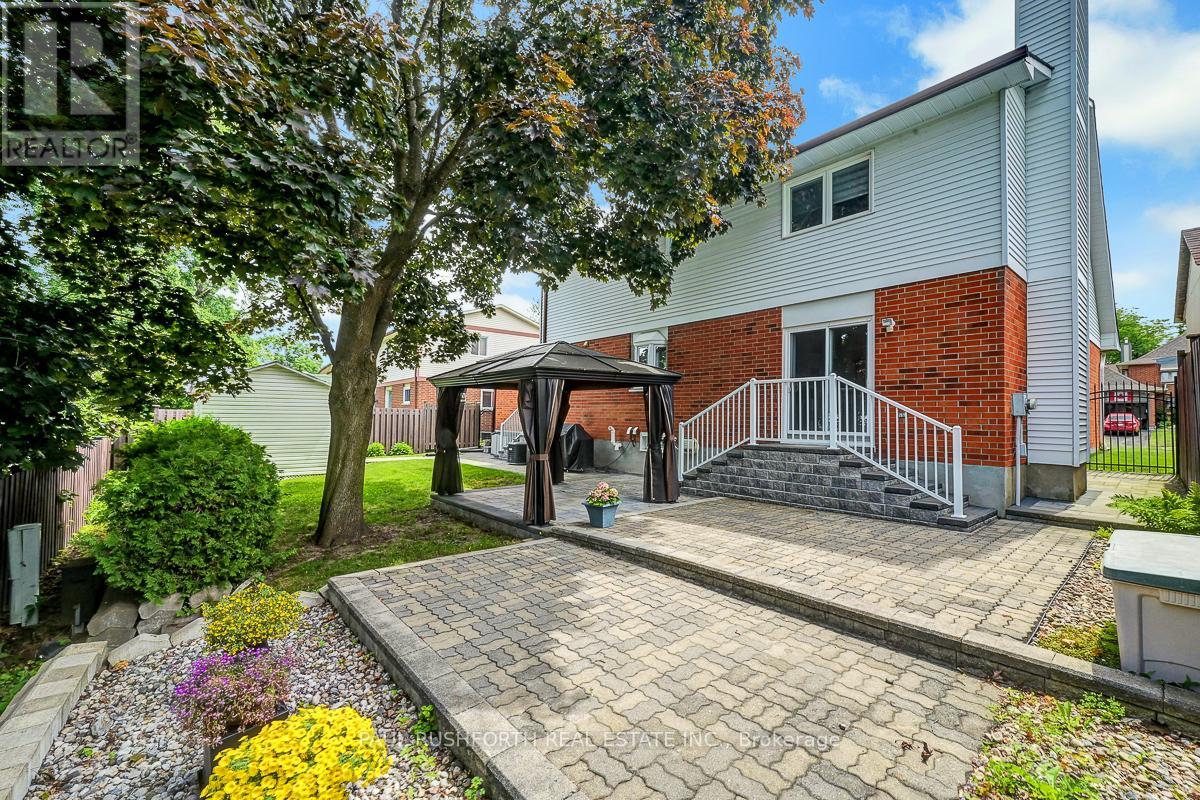 89 Hawk Crescent