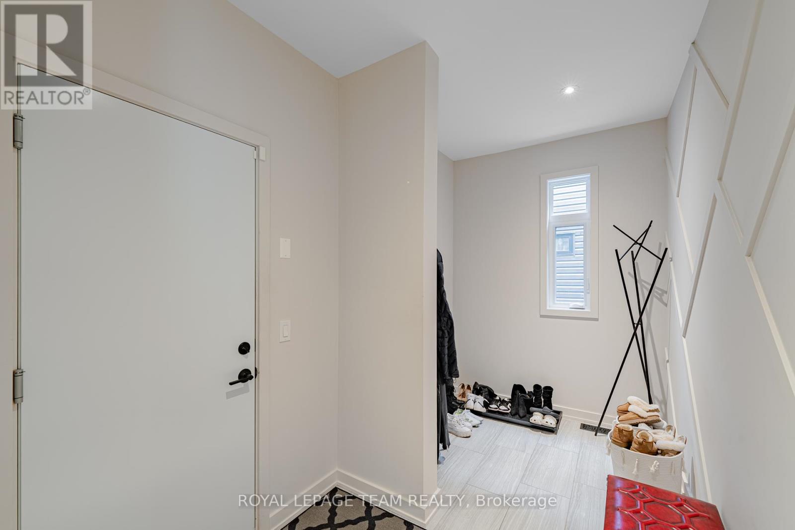 935 Atrium Ridge