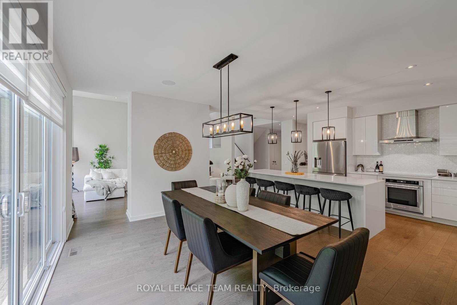 935 Atrium Ridge
