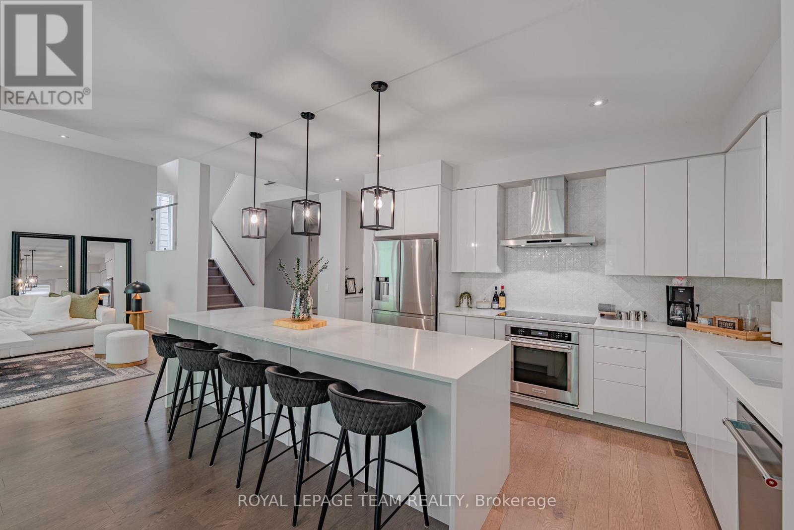 935 Atrium Ridge