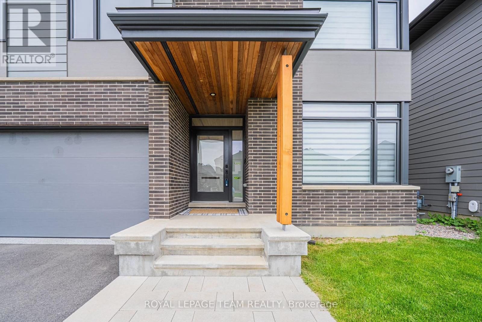 935 Atrium Ridge