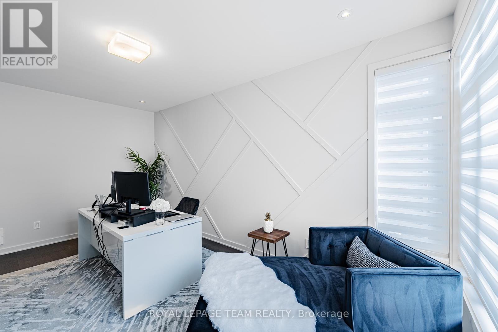 935 Atrium Ridge