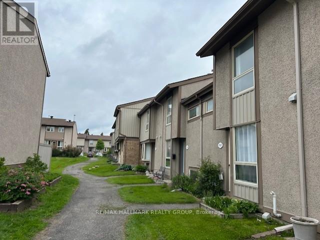 1957 Stonehenge Crescent