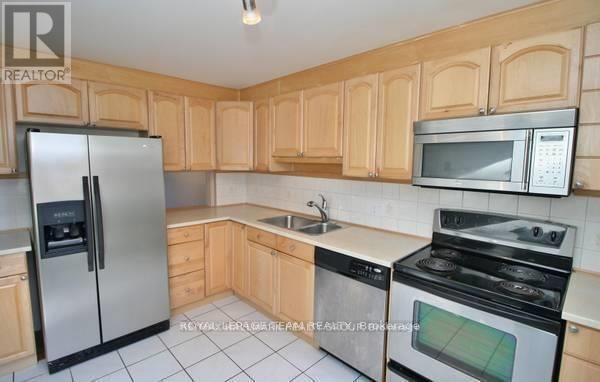1957 Stonehenge Crescent