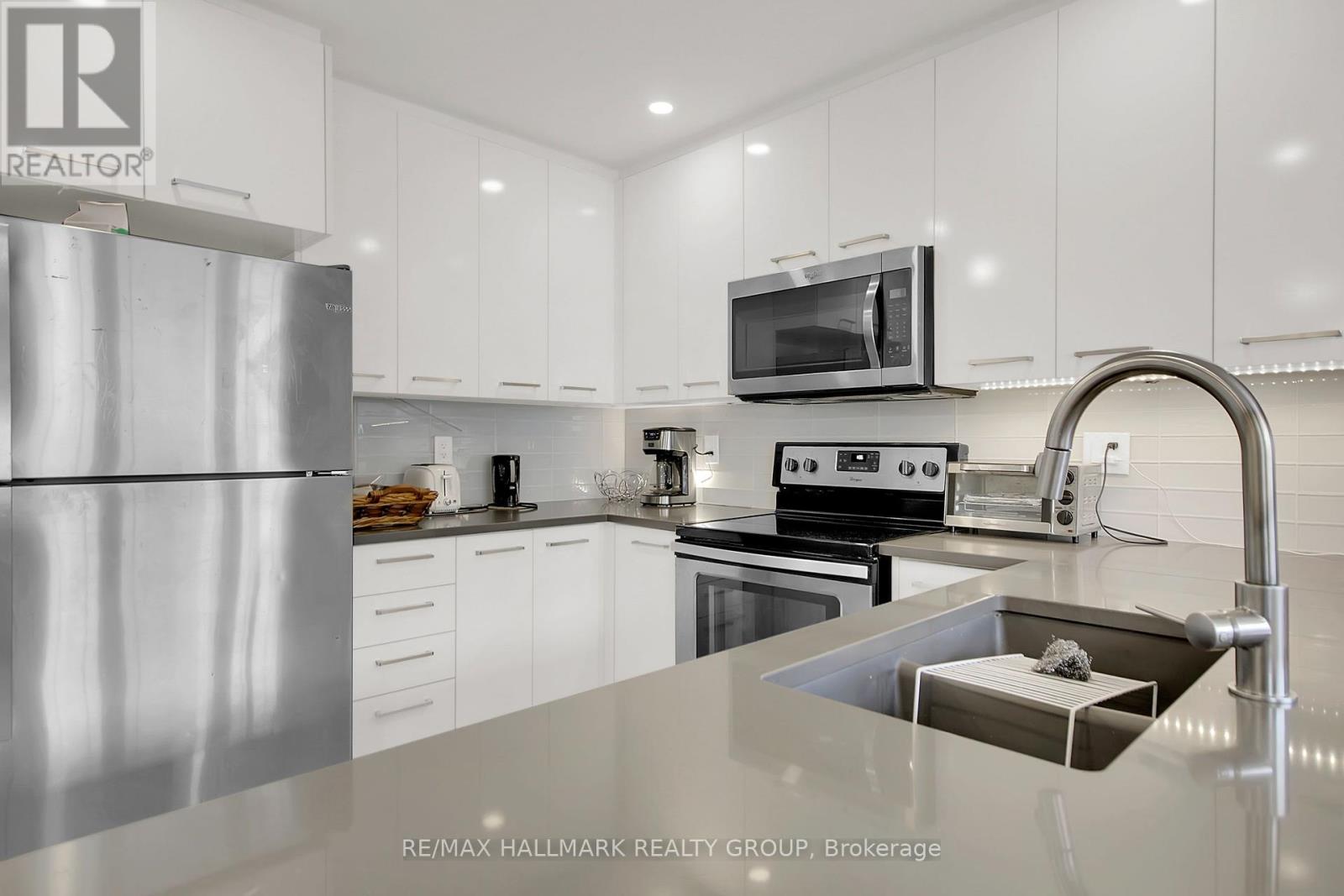 10 - 340 Tribeca Private