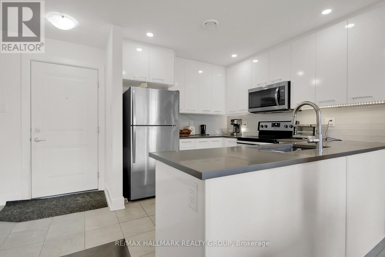 10 - 340 Tribeca Private