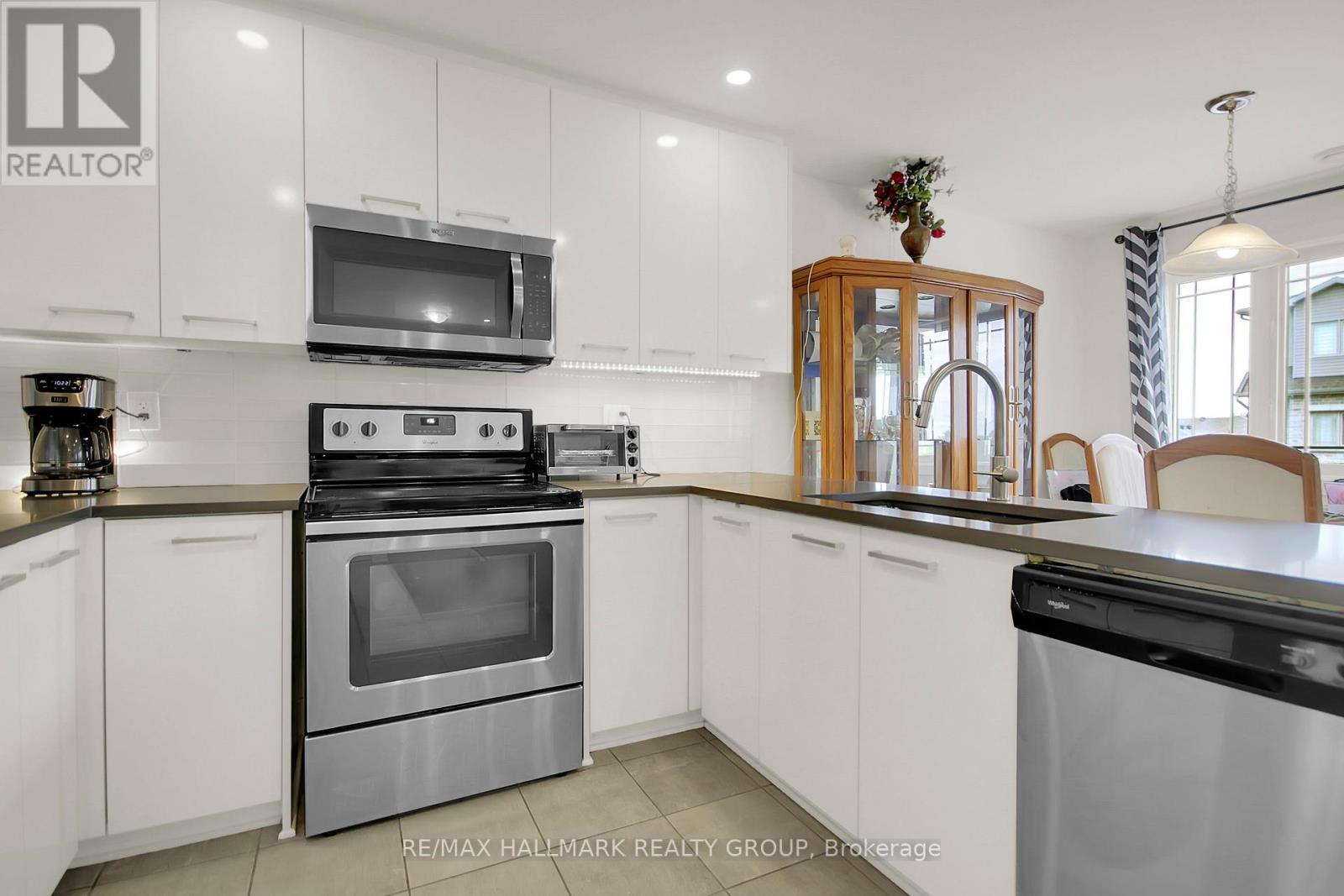 10 - 340 Tribeca Private