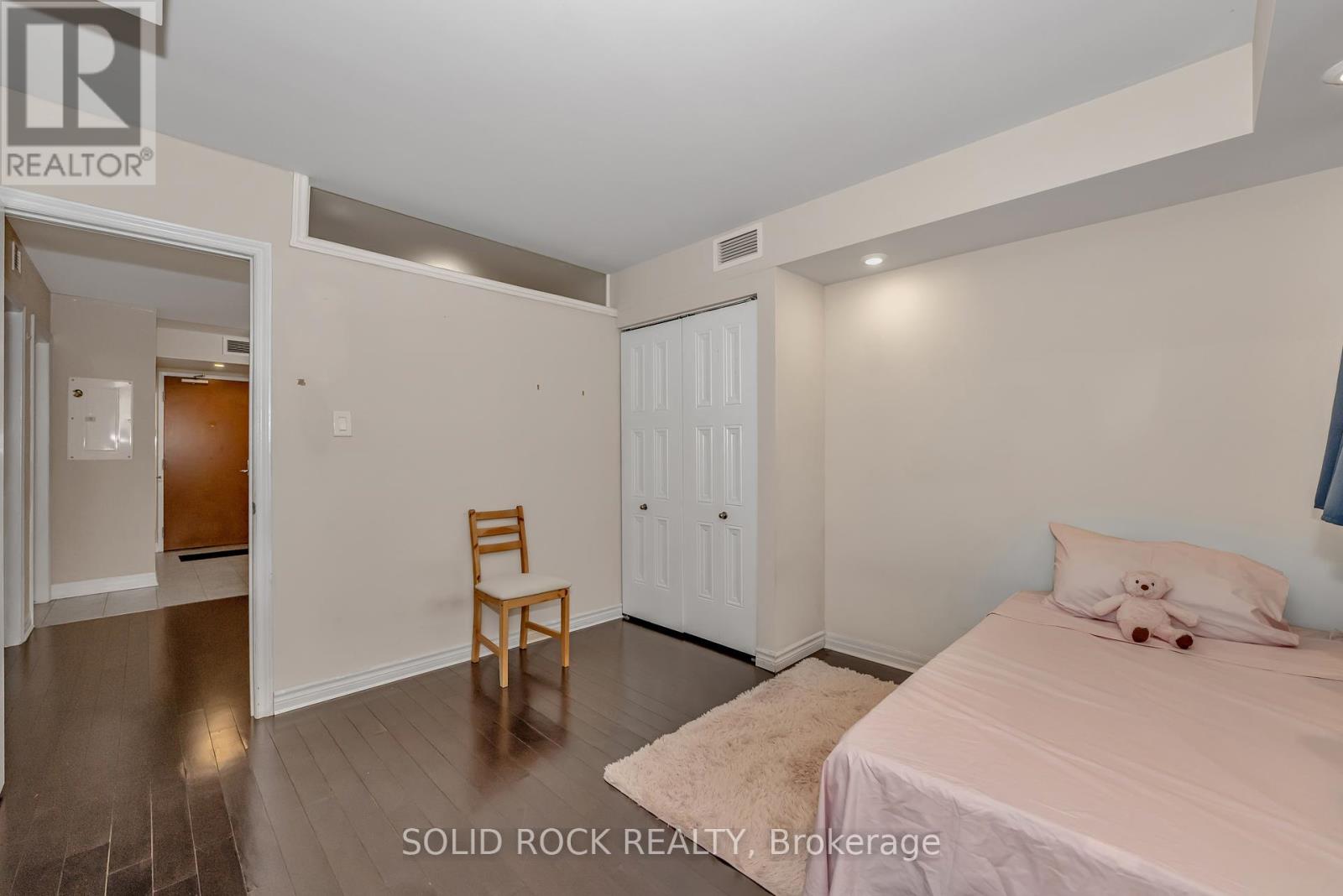 306 - 195 Besserer N