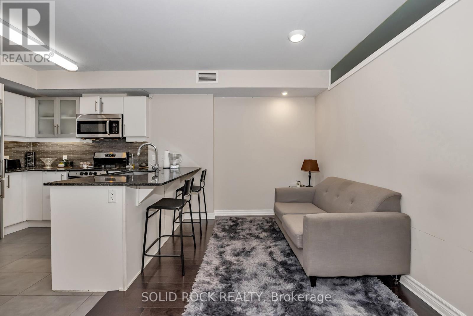 306 - 195 Besserer N