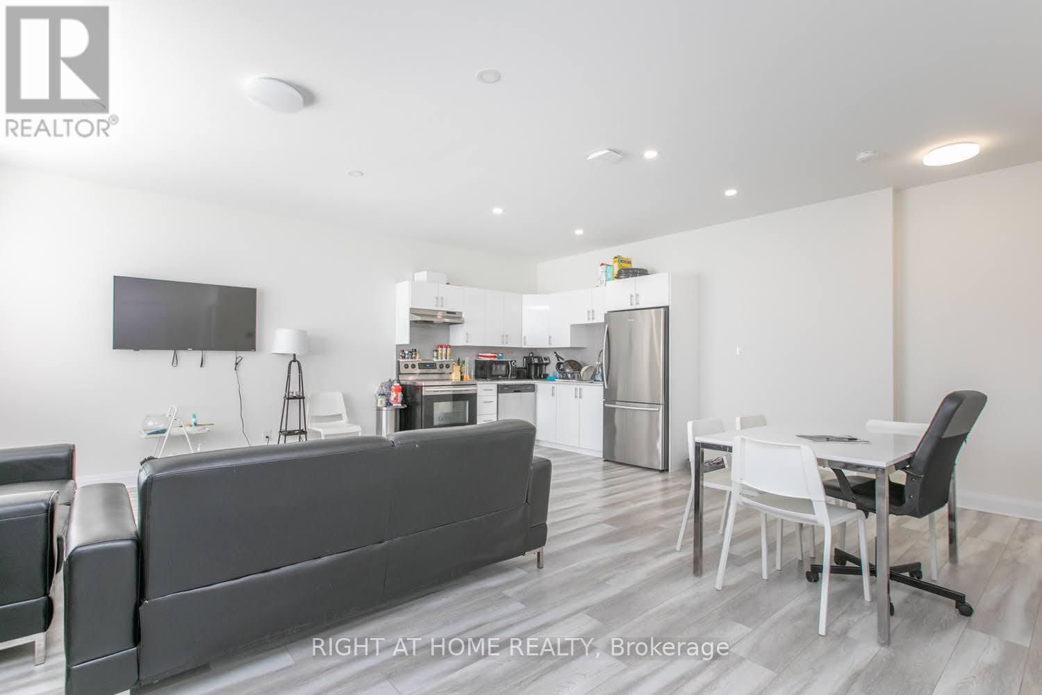 62 Baseline Road, Unit 1558