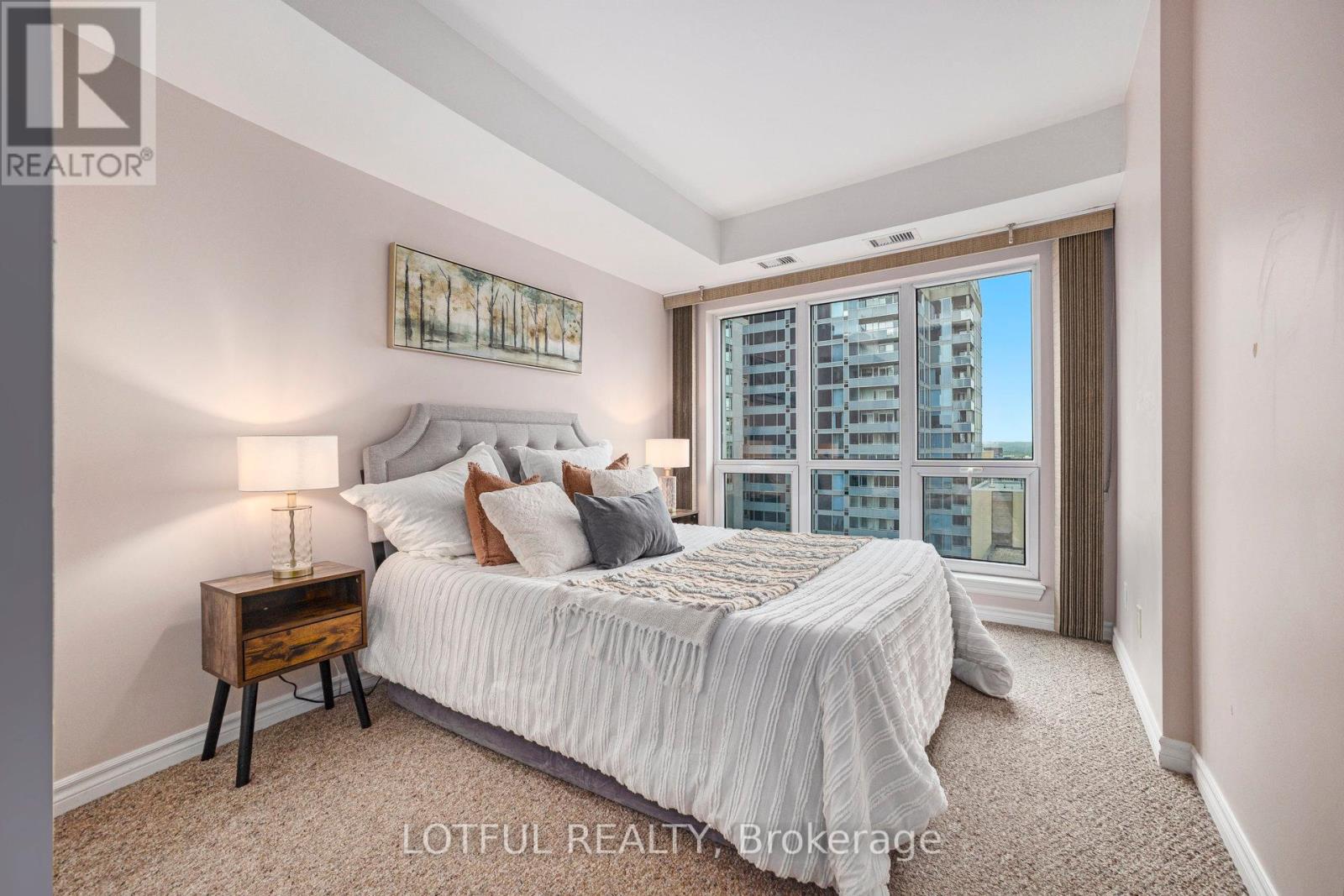 1703 - 234 Rideau Street