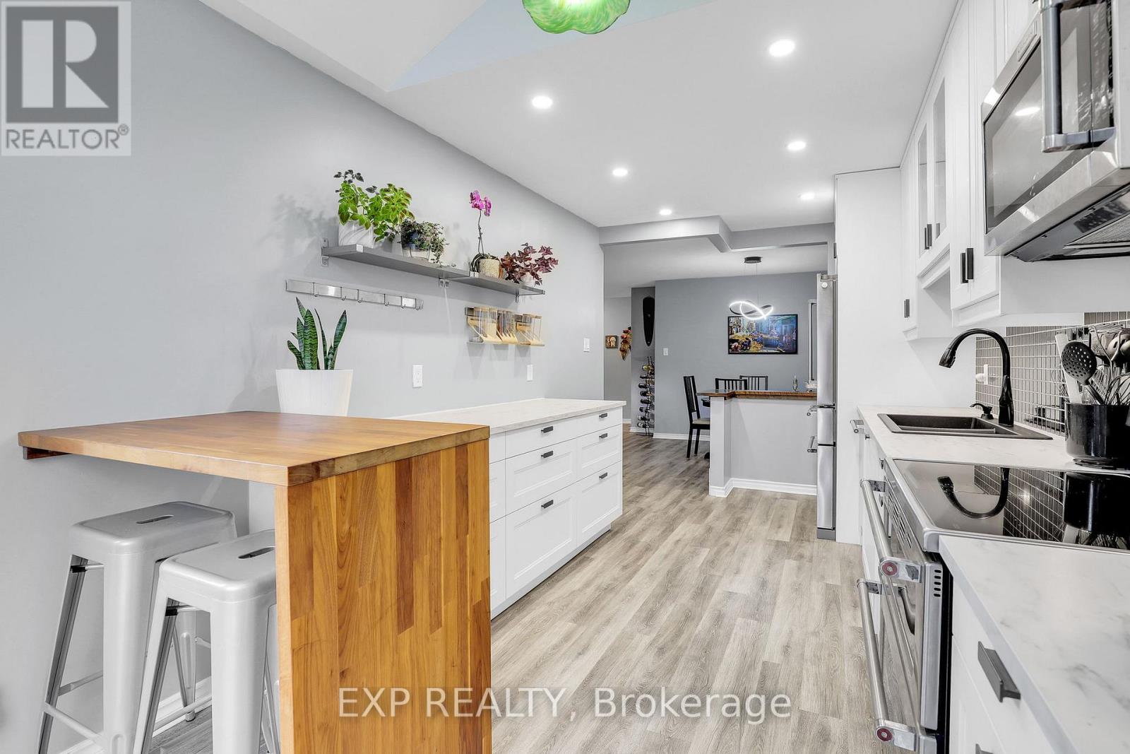 112 Claiborne Way