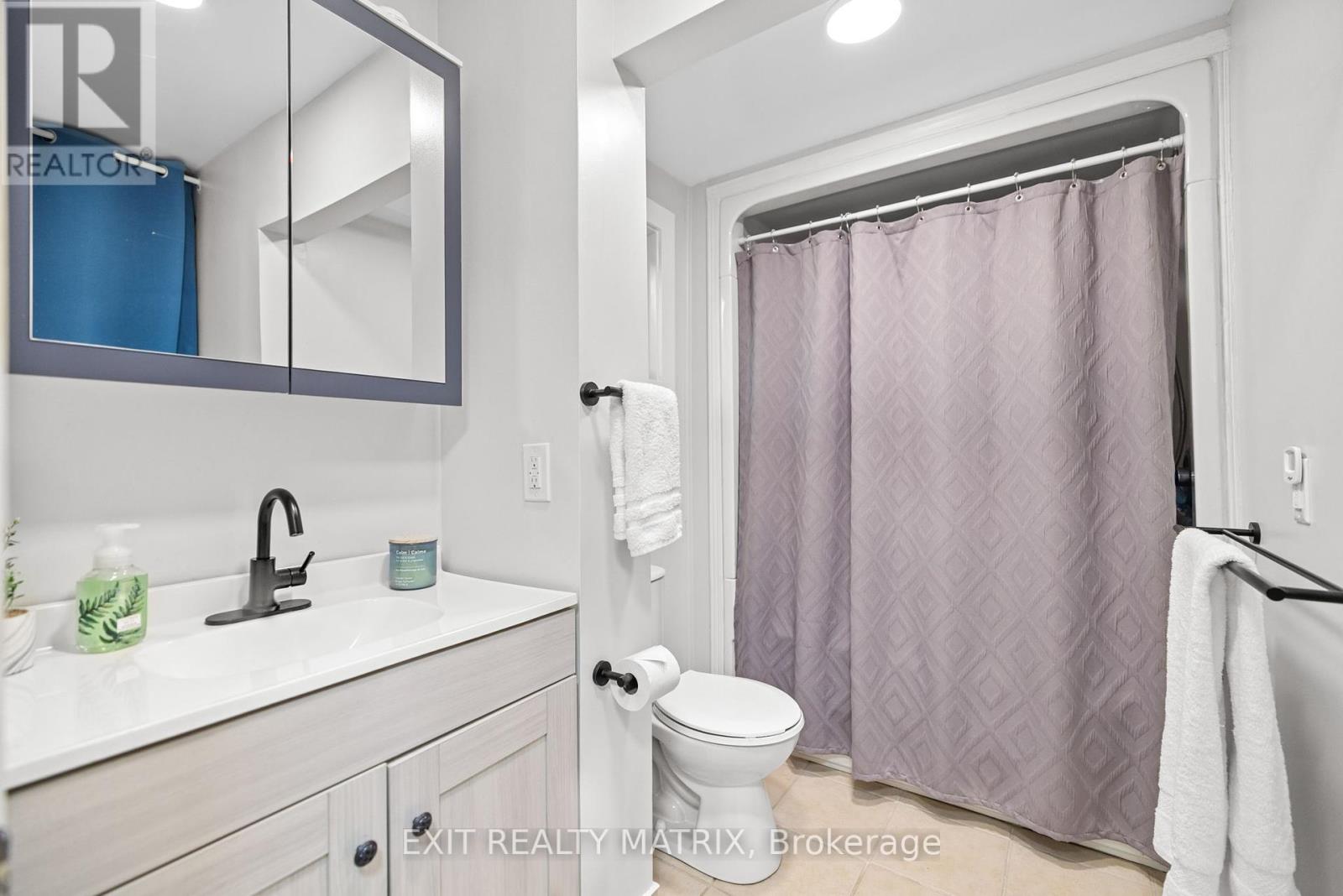 5515 Osgoode Main Street