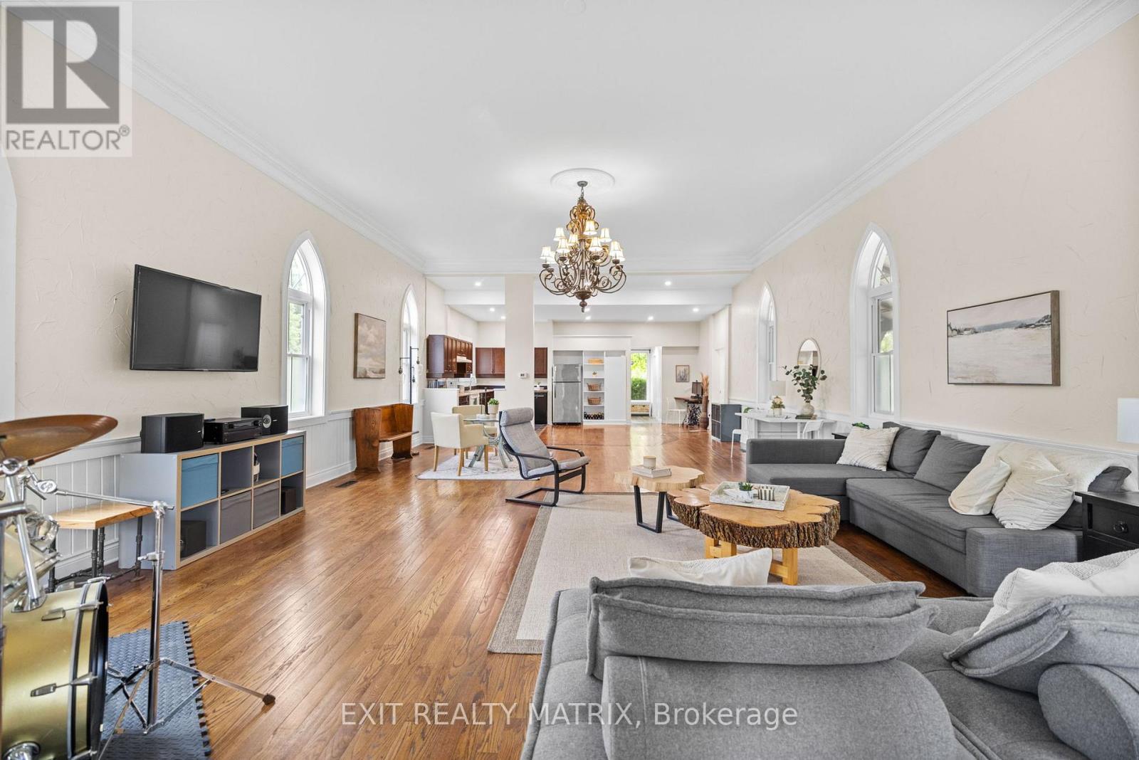 5515 Osgoode Main Street