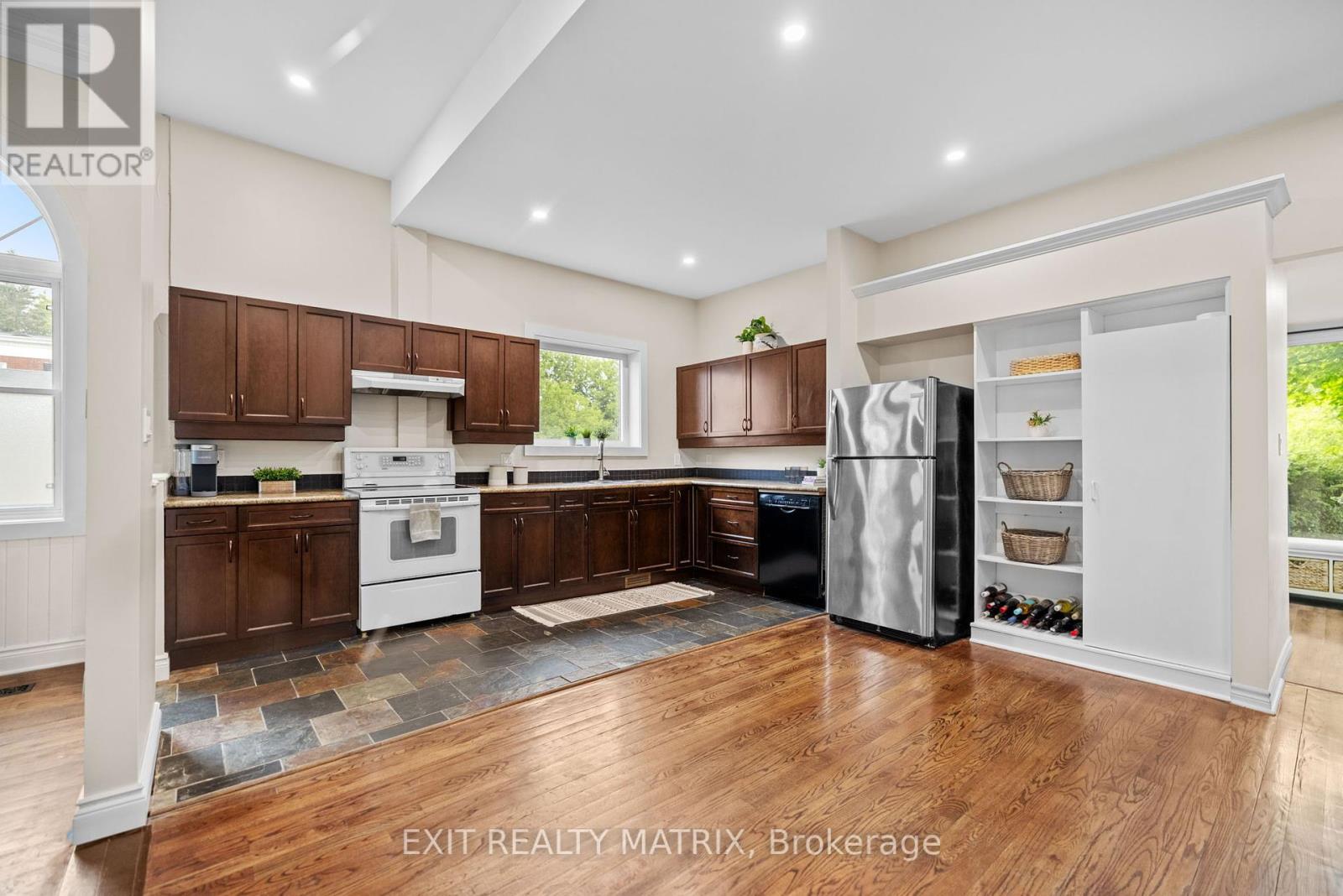 5515 Osgoode Main Street