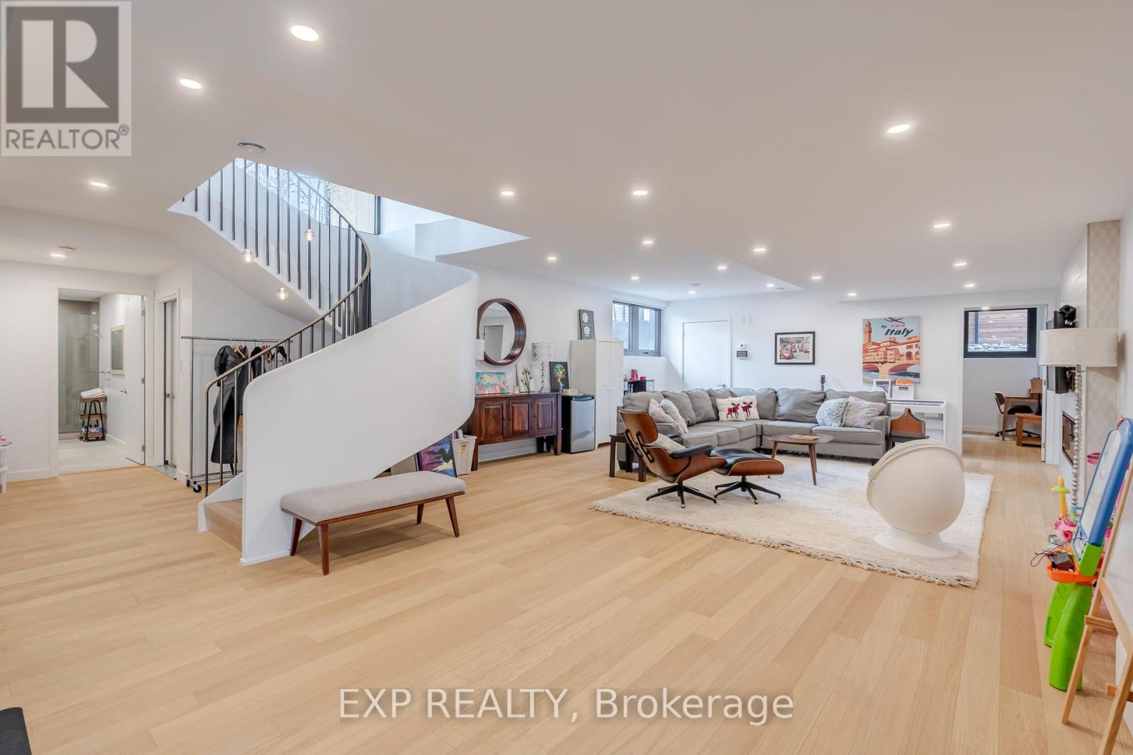 1979 Prince Of Wales Drive