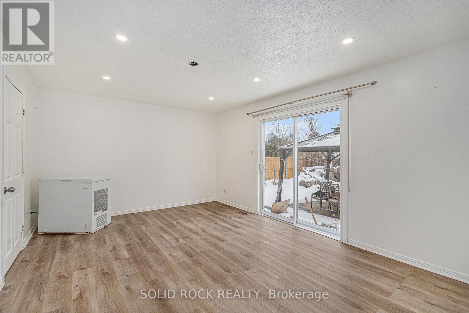 1432 Leigh Crescent