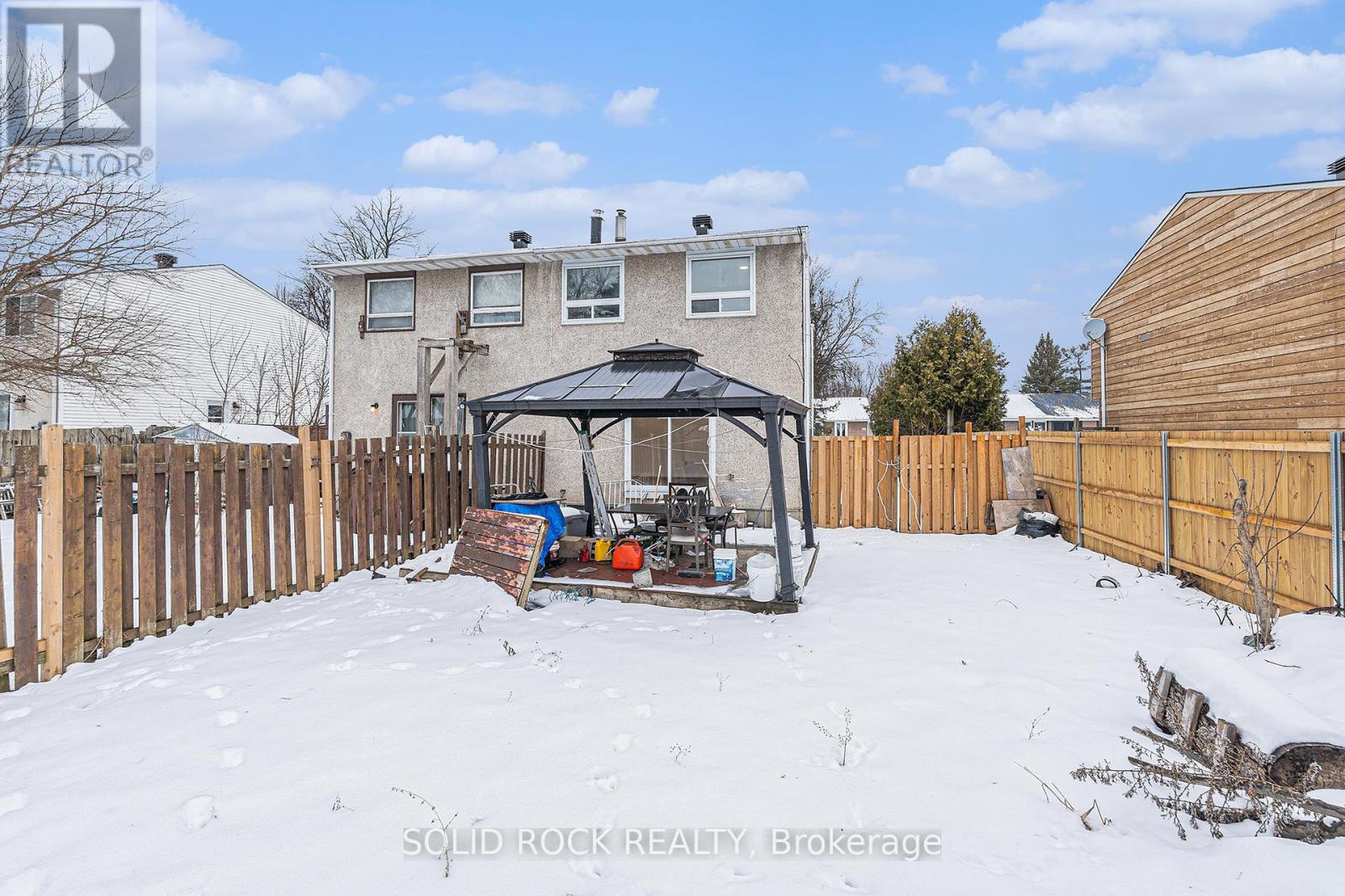 1432 Leigh Crescent