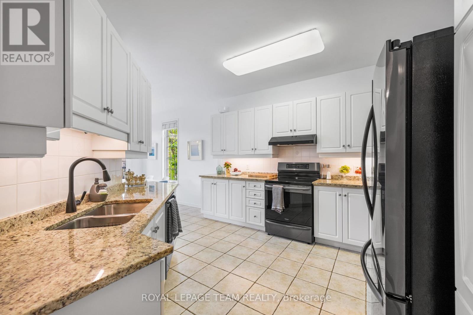 22 Leatherwood Crescent