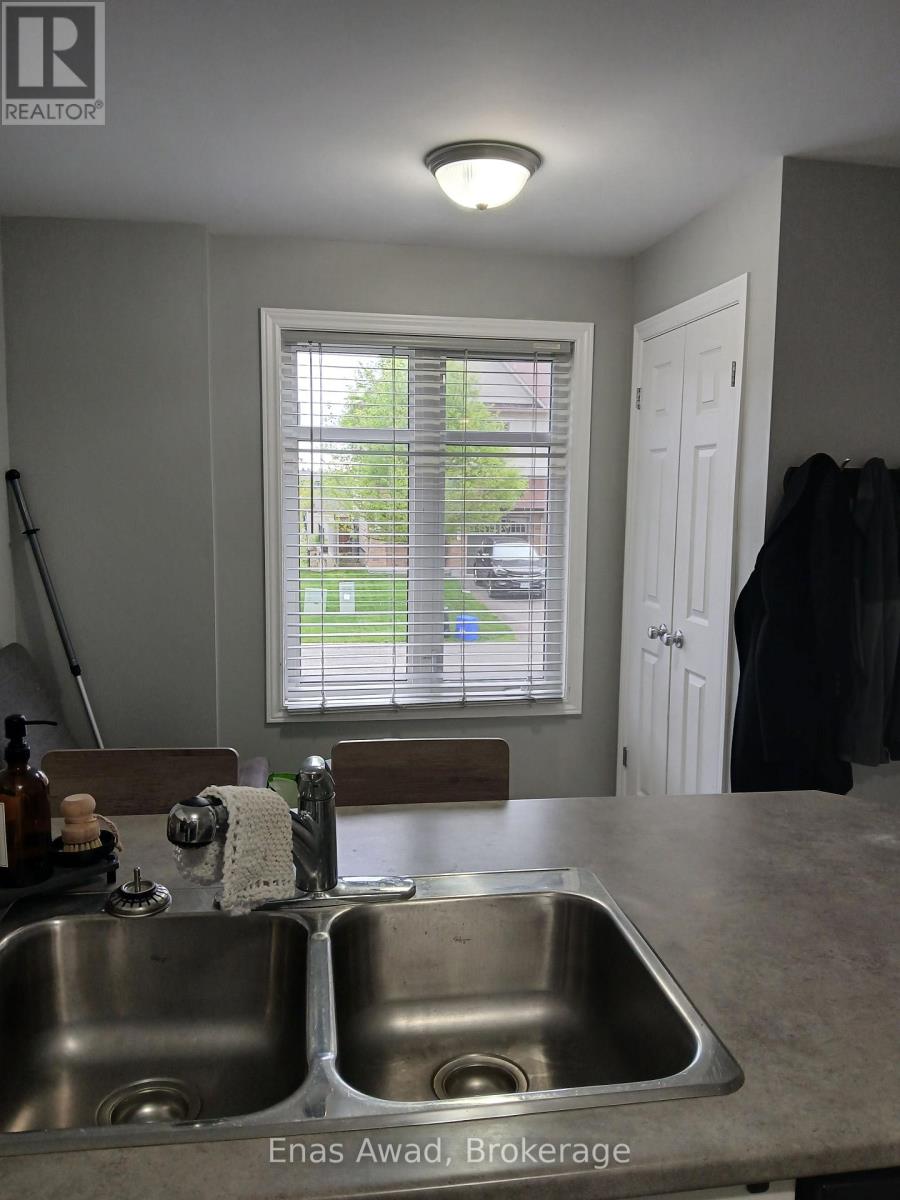 3 - 2224 Marble Crescent