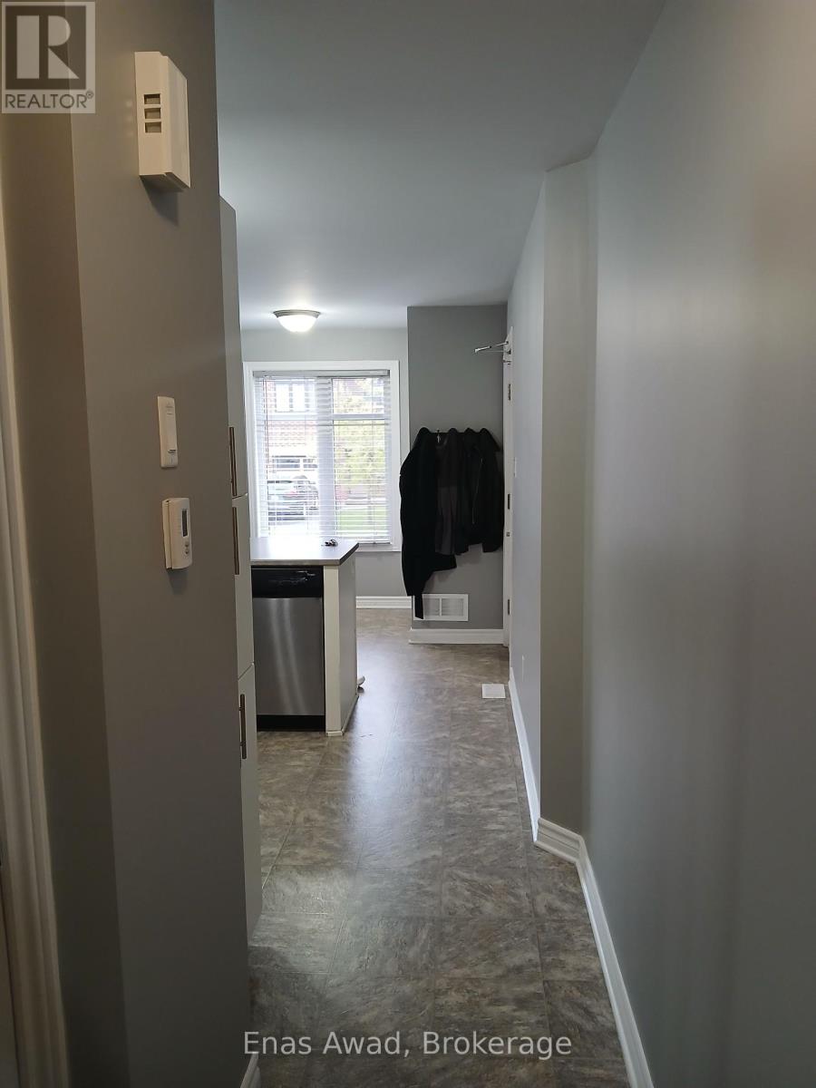3 - 2224 Marble Crescent