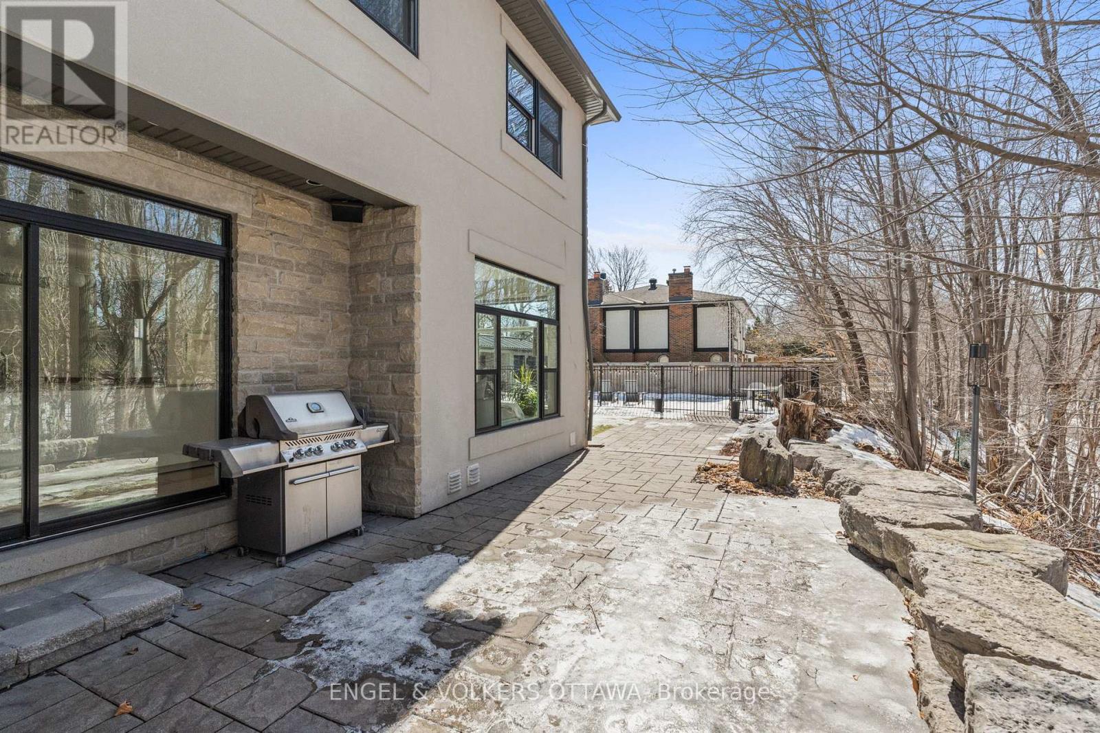 15 Camwood Crescent