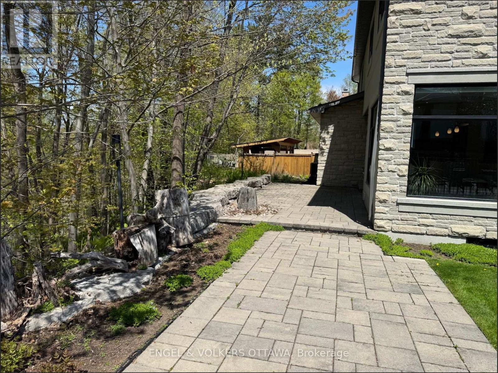 15 Camwood Crescent