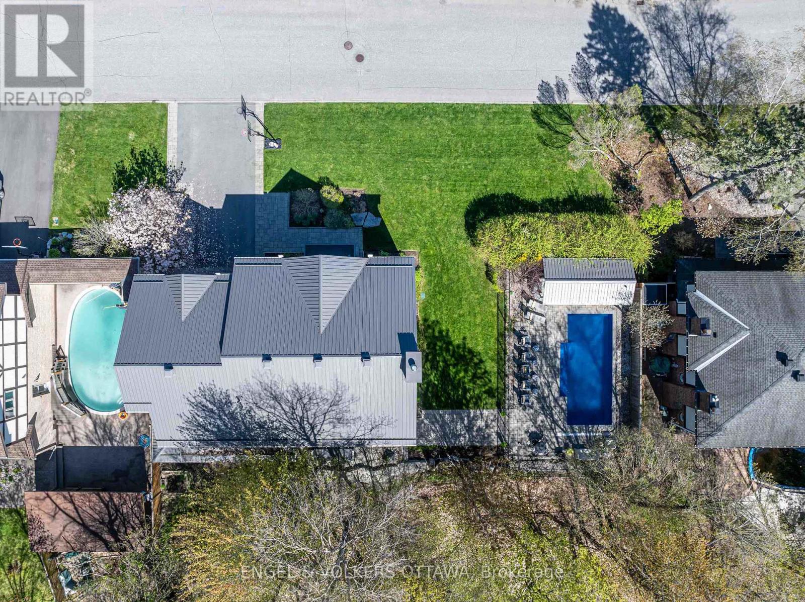 15 Camwood Crescent