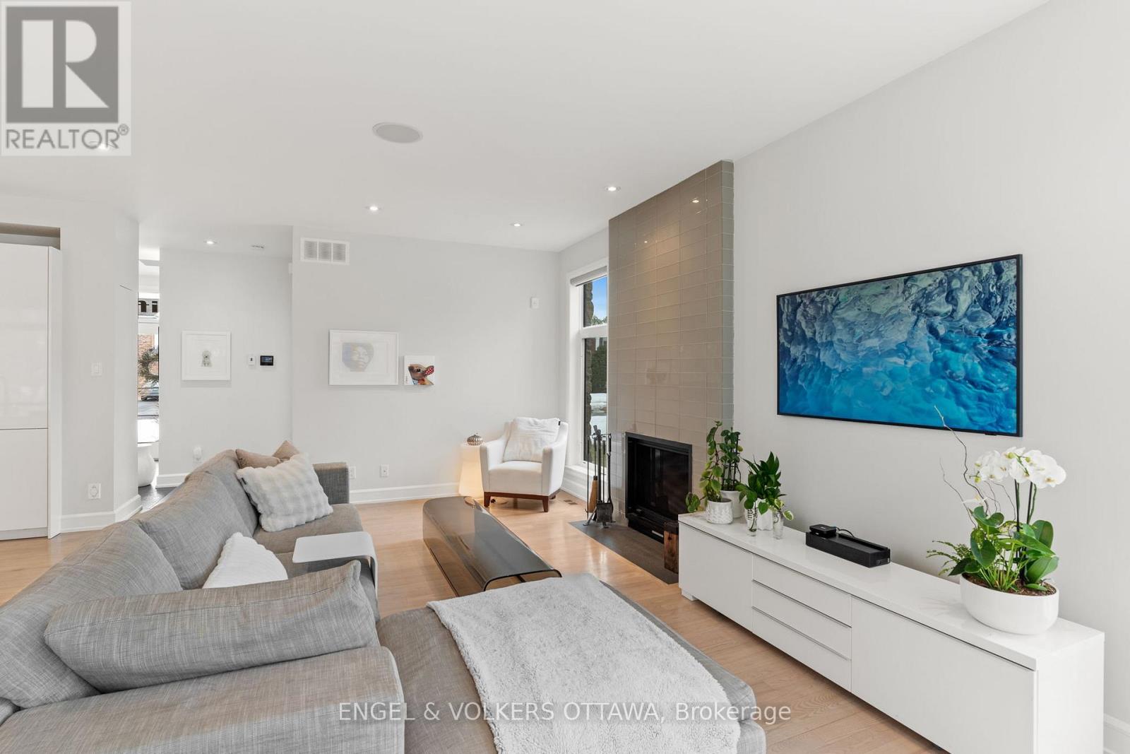 15 Camwood Crescent