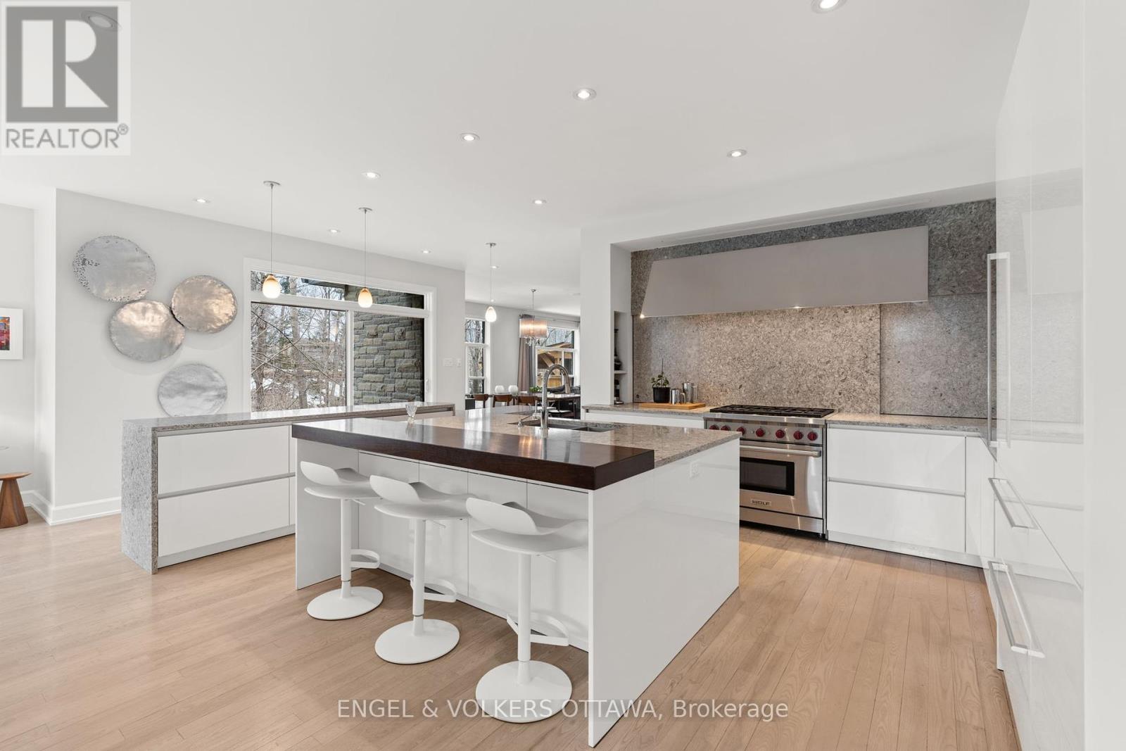 15 Camwood Crescent