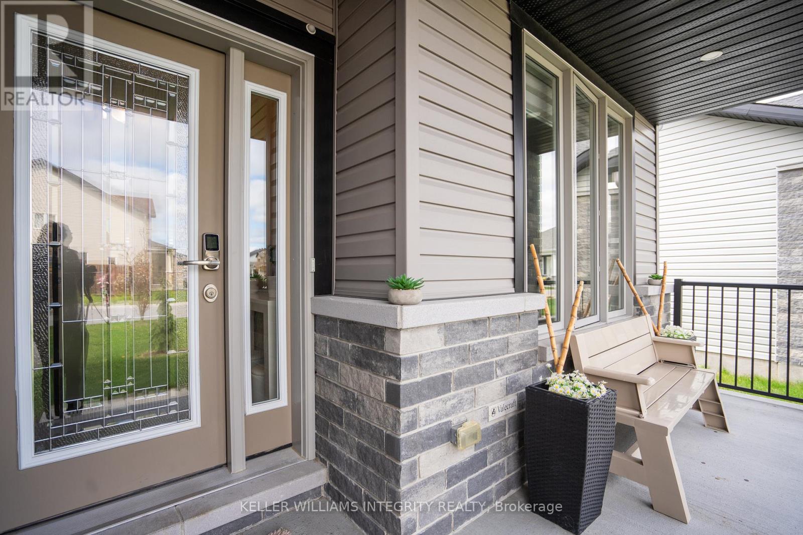1126 Beckett Crescent