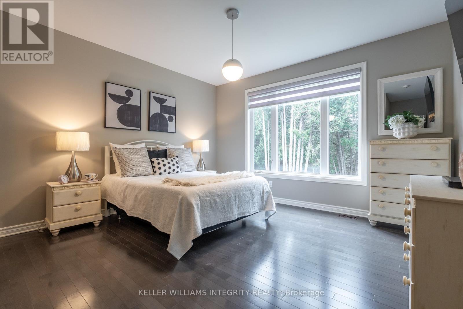 1126 Beckett Crescent