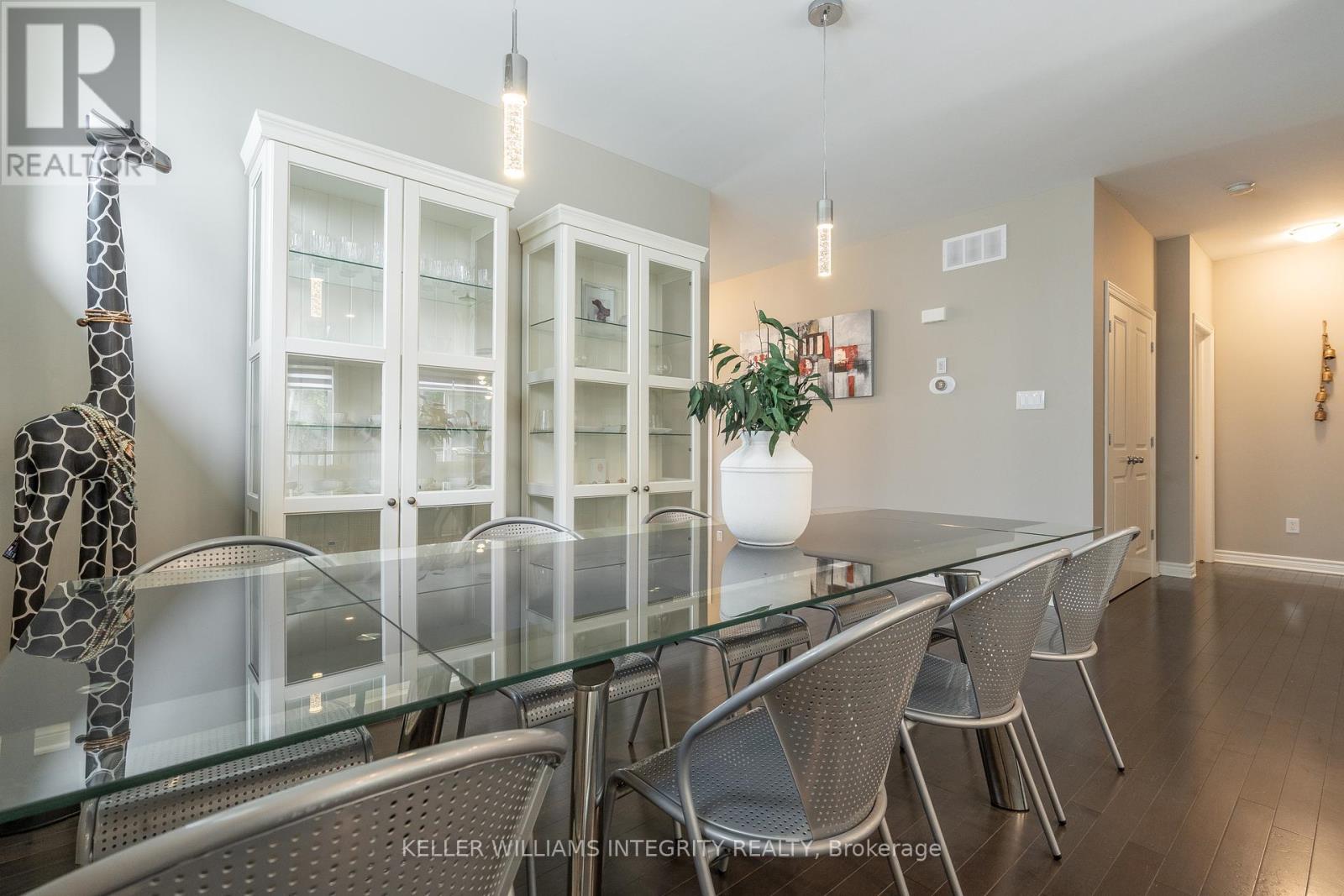 1126 Beckett Crescent
