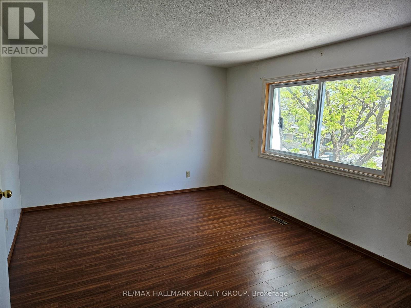 6 - 2669 Southvale Crescent