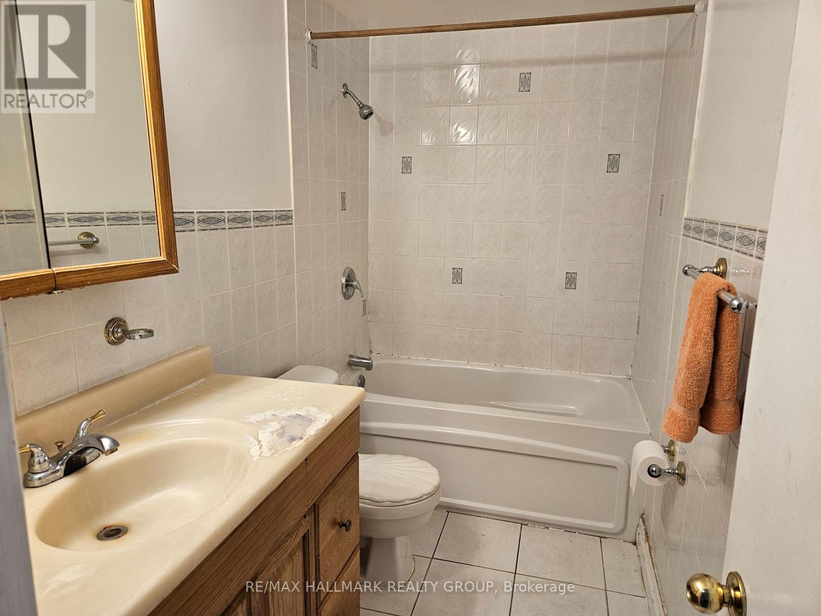 6 - 2669 Southvale Crescent