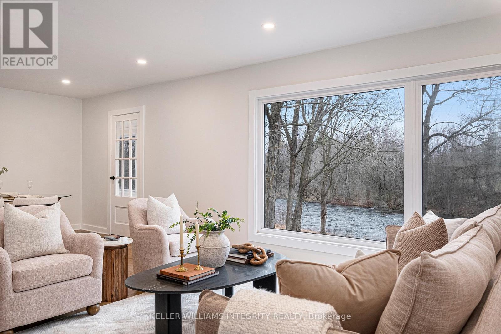 17 Lockview Road