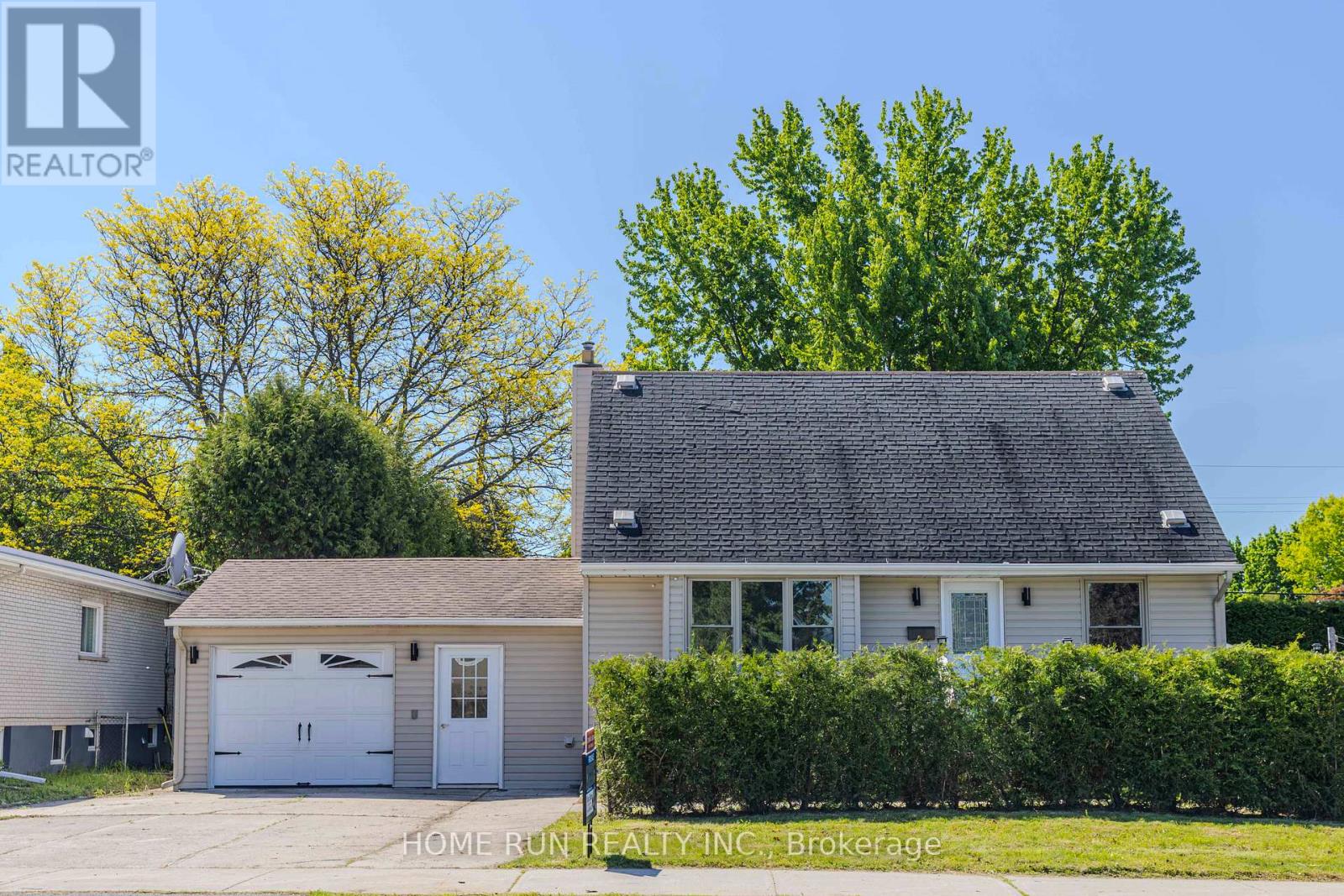 92 Meadowlands Drive