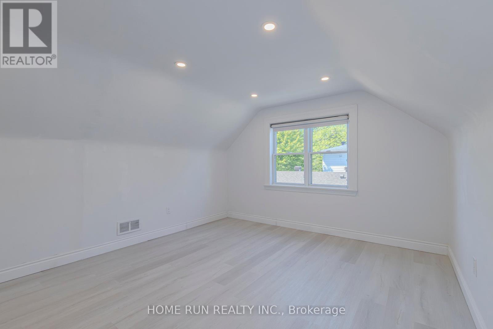 92 Meadowlands Drive
