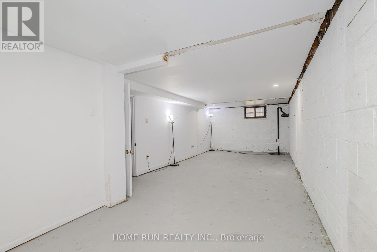 92 Meadowlands Drive
