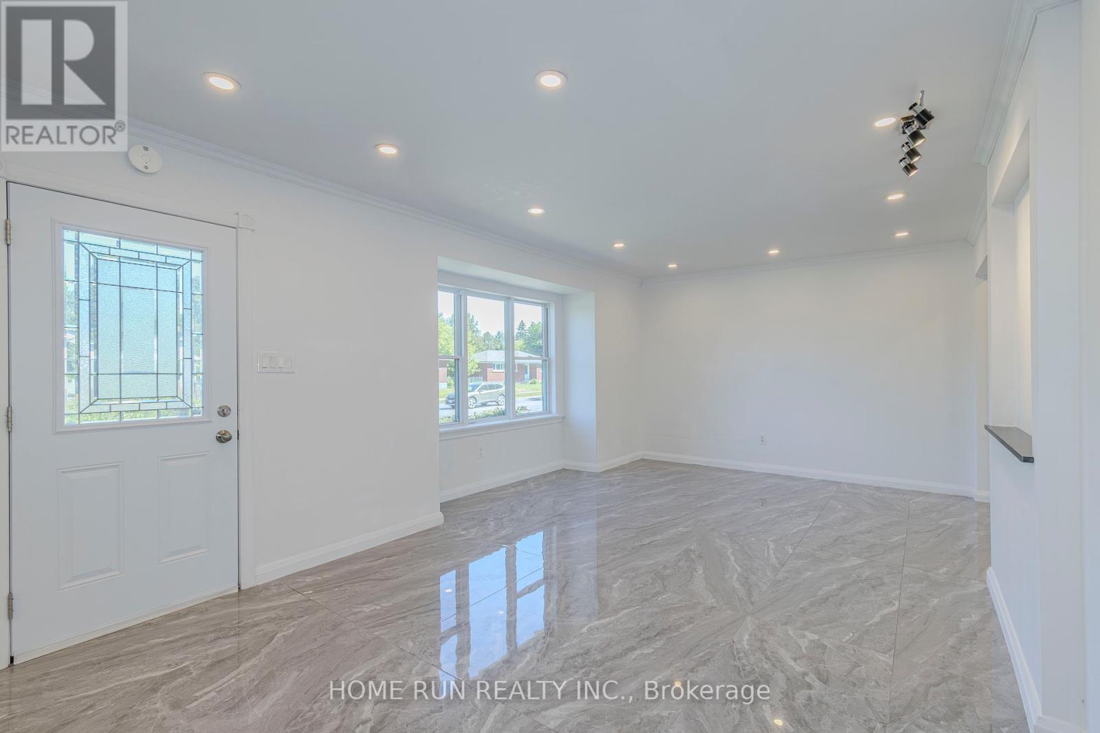92 Meadowlands Drive