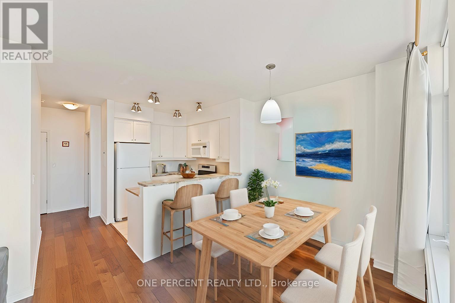 1802 - 570 Laurier Avenue