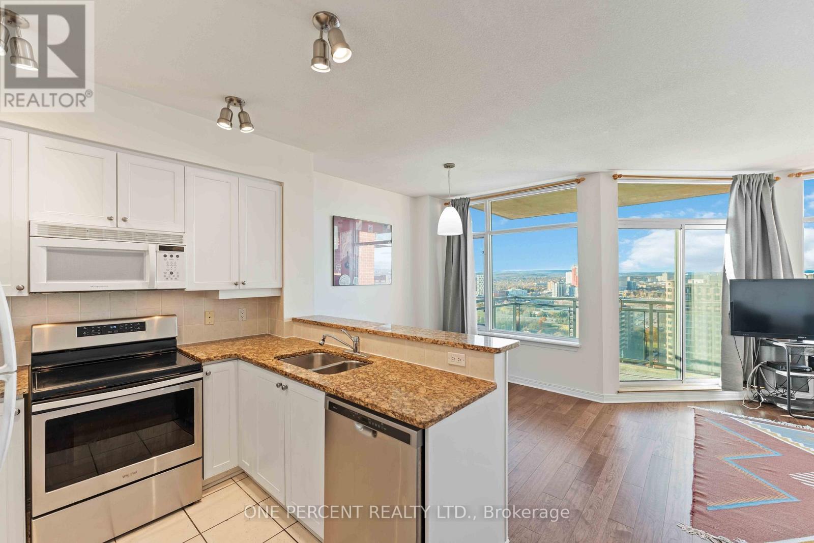 1802 - 570 Laurier Avenue