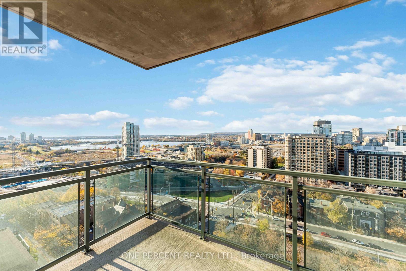 1802 - 570 Laurier Avenue